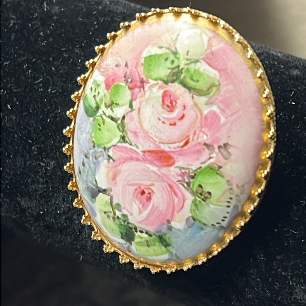 Hand painted brooch - Picture 2 of 5